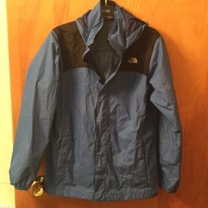 North Face boys L raincoat with hood, EUC